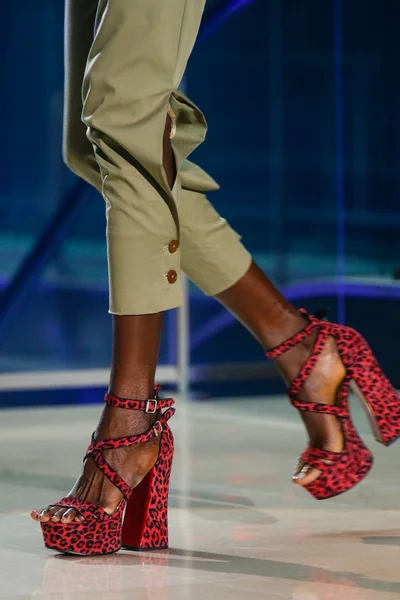 Look 64